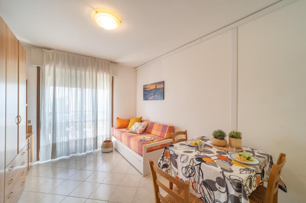 Apartamento Residenza Puerto Do Sol Lignano Sabbiadoro Exterior foto