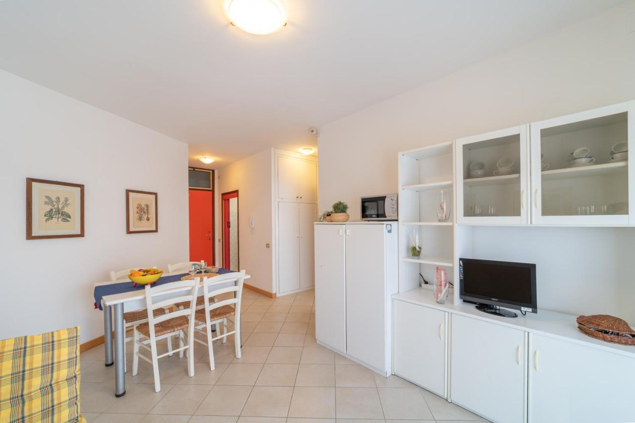 Apartamento Residenza Puerto Do Sol Lignano Sabbiadoro Exterior foto