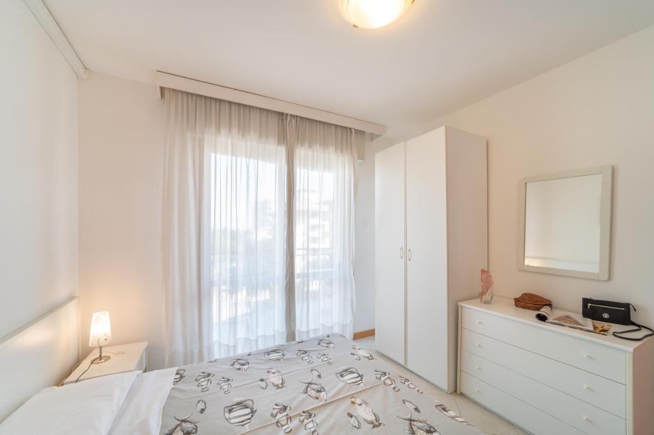 Apartamento Residenza Puerto Do Sol Lignano Sabbiadoro Exterior foto